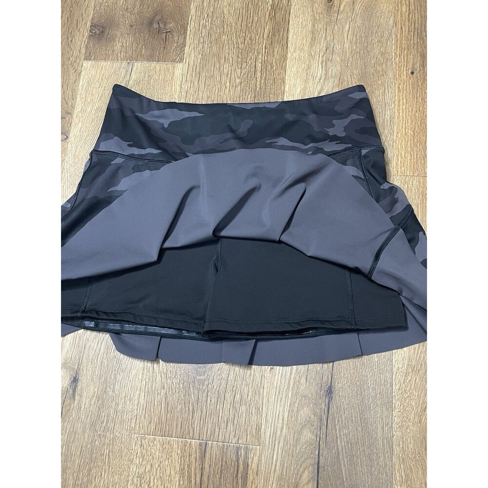 Athleta Ace printed Camo Size Medium Tennis Skort 13.5" Running Golf Athletics - Picture 2 of 8
